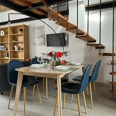 Modern Center Apartment *